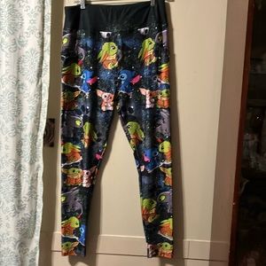 New without tags, women’s leggings with pockets each side/Very soft material.